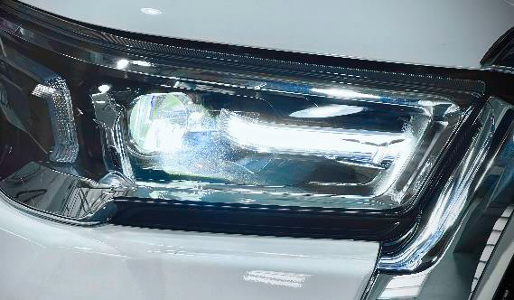 Hilux 2.7L 4×4 A/T